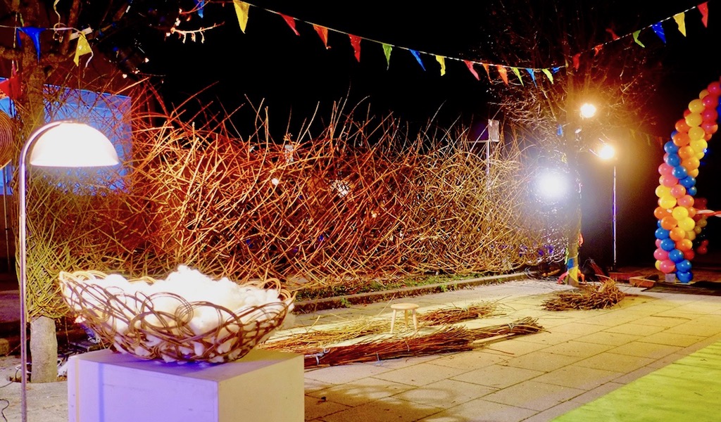 florence cannavacciuolo-fenetre de l'avent-contemporary-basketry-sculpture-oeuvre contemporaine-art paysage-architecture-design-vannerie-tressage-jardin-deco-construction-structure-installation artistique-environnement-materiaux naturels-patrimoine.