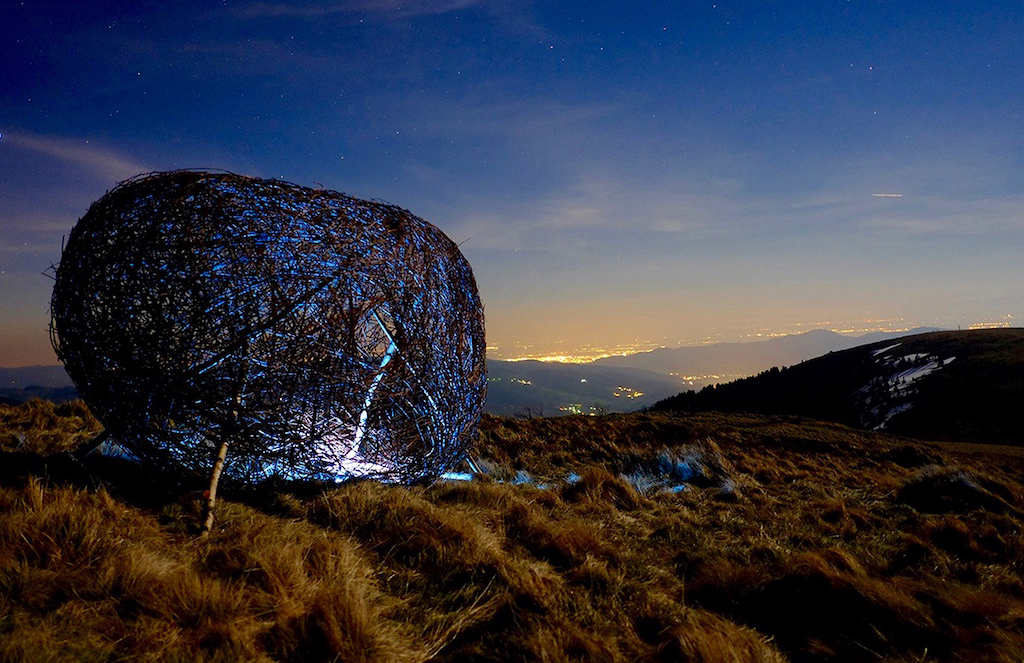florence Cannavacciuolo-vers d'autres horizons-contemporary-basketry-sculpture-oeuvre contemporaine-art paysage-architecture-design-vannerie-tressage-jardin-deco-construction-structure-installation artistique-environnement-materiaux naturels-patrimoine.